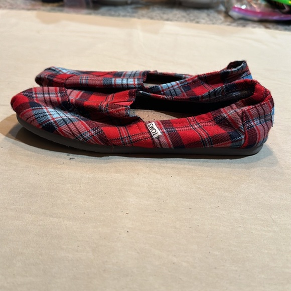 Toms Classics Plaid Slip-on, Blue and Red, Size 9 - Picture 3 of 7